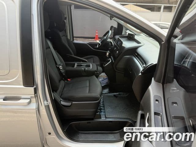 Hyundai Staria Smart, 2022 17