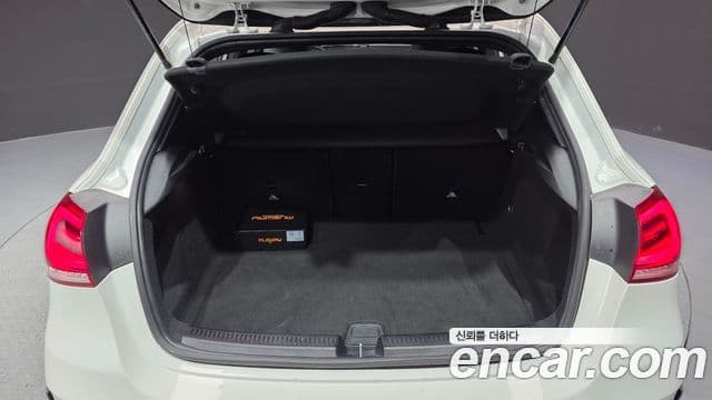 Mercedes-Benz A-класс W177 AMG A45 4MATIC+ хэтчбек, 2022 21