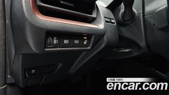 Toyota 프리우스 5세대 2.0 PHEV XSE, 2024 16