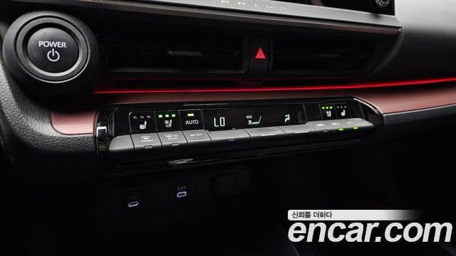 Toyota 프리우스 5세대 2.0 PHEV XSE, 2024 18