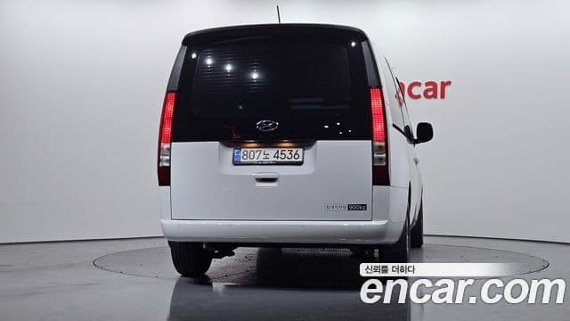 Hyundai Staria Modern, 2023 4