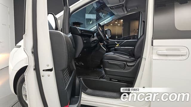 Hyundai Staria Modern, 2023 10