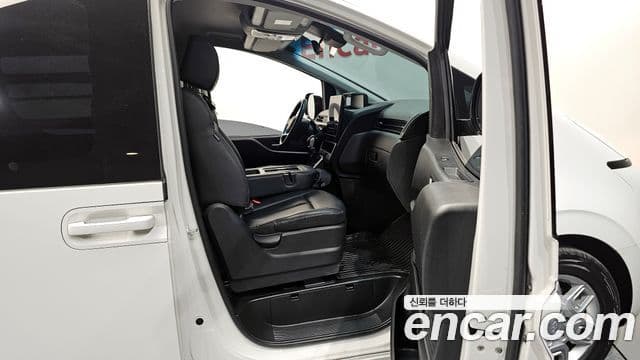 Hyundai Staria Modern, 2023 11