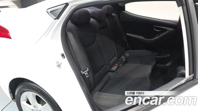 Hyundai Avante MD Premier, 2012 11