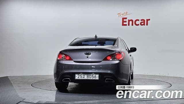 Hyundai Genesis купе 200 турбо P, 2010 4