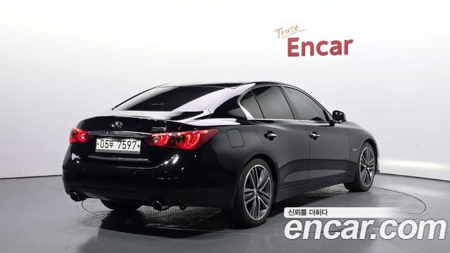 Infiniti Q50 3.5 гибрид Essence, 2016 2