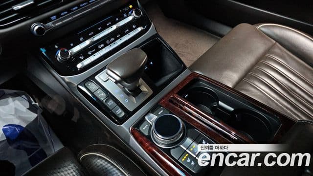 Genesis EQ900 Prestige, 2018 9