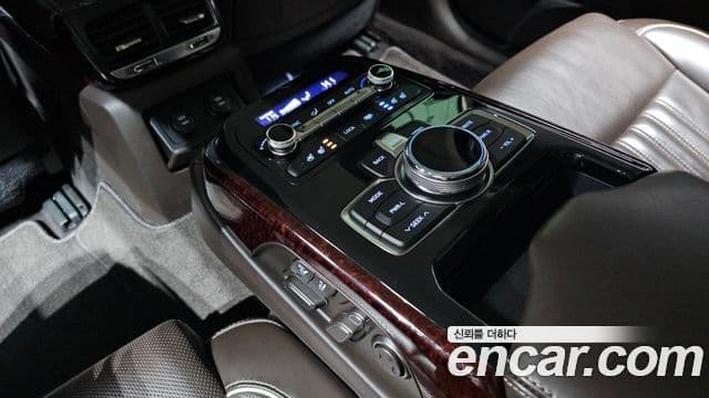 Genesis EQ900 Prestige, 2018 18