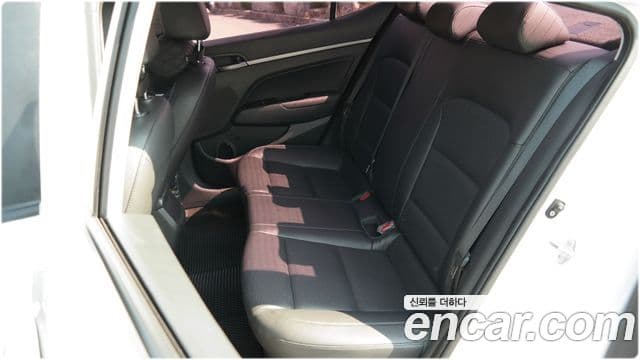 Hyundai Avante AD 1.6 GDI Value Plus, 2018 18