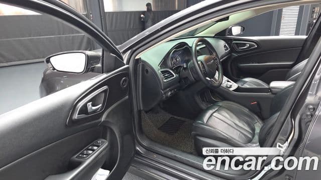 크라이슬러 200 2세대 2.4 C, 2015 10