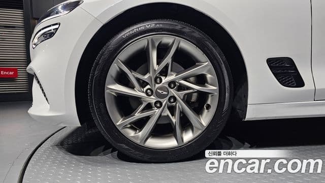 Genesis The / новый New G70, 2022 все фото