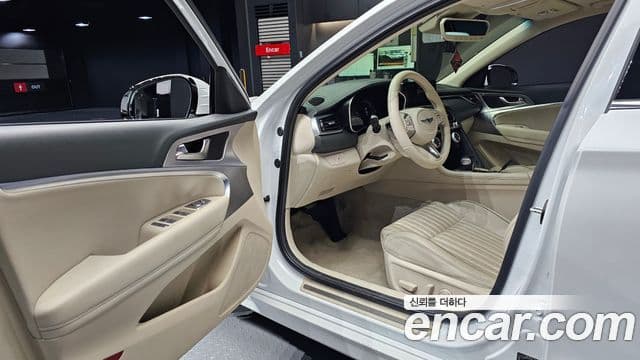 Genesis The / новый New G70, 2022 11