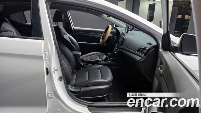 Hyundai Avante AD 1.6 GDI Value Plus, 2017 10