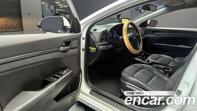 Hyundai Avante AD 1.6 GDI Value Plus, 2017 11