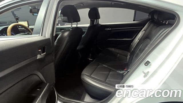 Hyundai Avante AD 1.6 GDI Value Plus, 2017 13