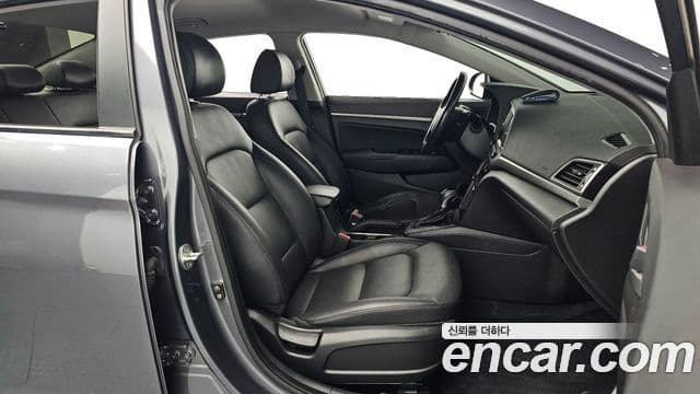 Hyundai Avante AD 1.6 GDI Smart, 2017 10