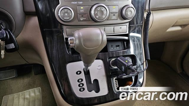 Kia Carnival R инвалидная коляска / для коляски 리프트/슬로프, 2011 9