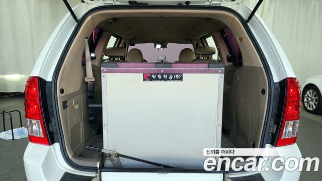 Kia Carnival R инвалидная коляска / для коляски 리프트/슬로프, 2011 19