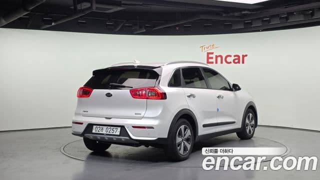 Kia Niro Prestige, 2017 2