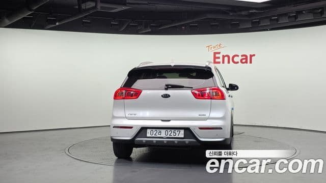 Kia Niro Prestige, 2017 4