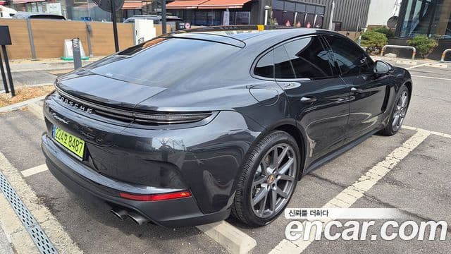 Porsche Panamera (976), 2024 4