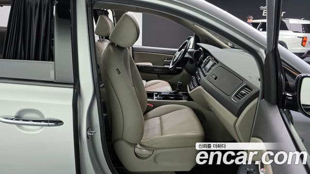 Kia All New Carnival Prestige, 2016 12