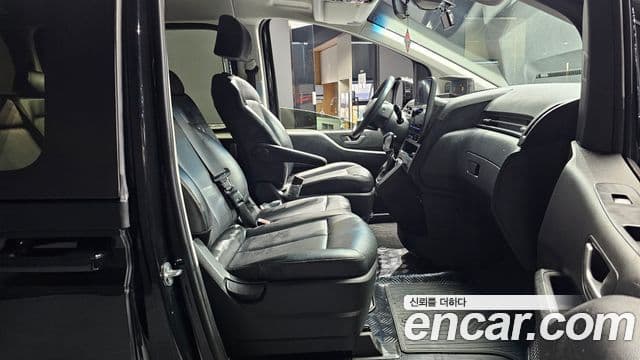 Hyundai Staria Modern, 2023 10