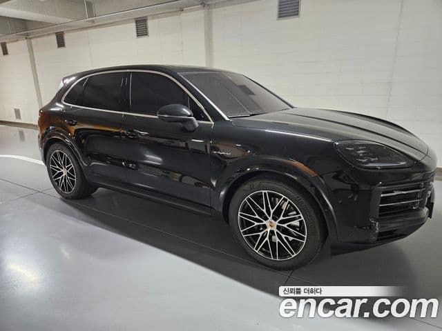 Porsche Cayenne (PO536) 3.0 E-гибрид, 2025 1