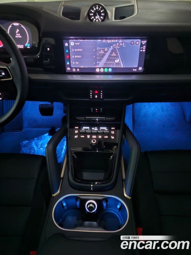 Porsche Cayenne (PO536) 3.0 E-гибрид, 2025 9