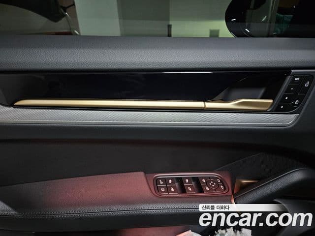 Porsche Cayenne (PO536) 3.0 E-гибрид, 2025 15