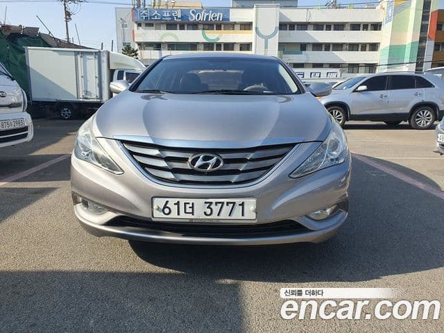 Hyundai YF Sonata Luxury, 2010 1