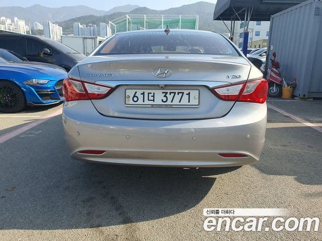 Hyundai YF Sonata Luxury, 2010 2