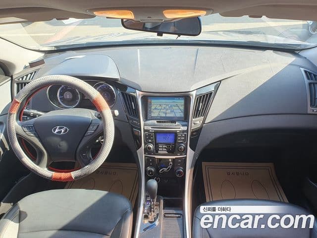 Hyundai YF Sonata Luxury, 2010 7