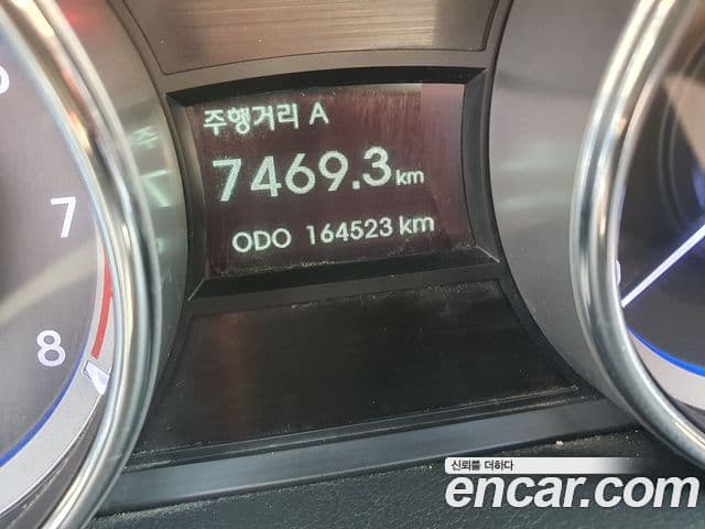 Hyundai YF Sonata Luxury, 2010 10