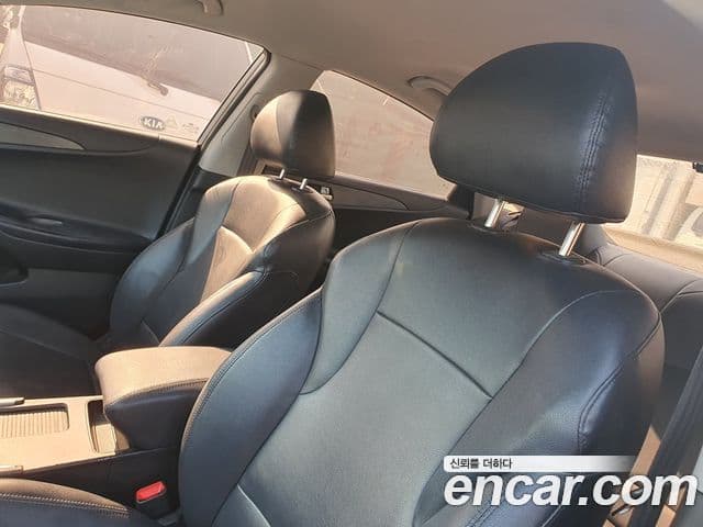 Hyundai YF Sonata Luxury, 2010 11