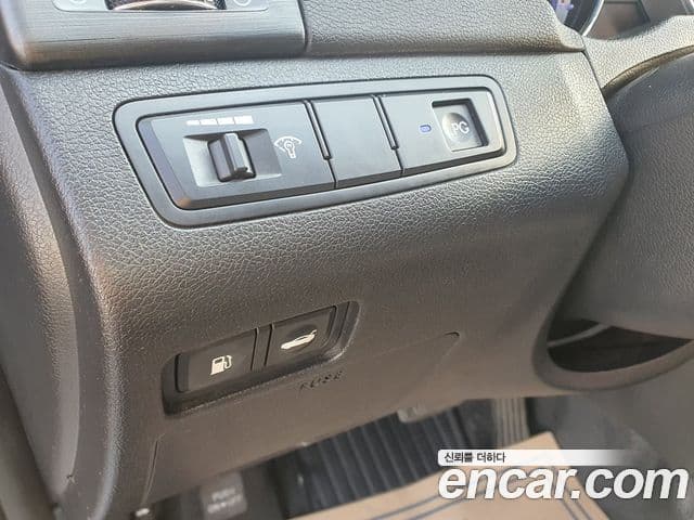 Hyundai YF Sonata Luxury, 2010 18