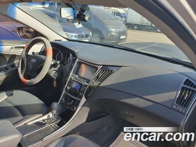 Hyundai YF Sonata Luxury, 2010 20