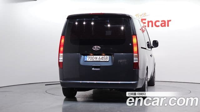 Hyundai Staria Modern, 2023 4