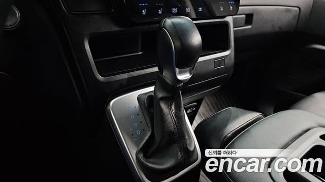 Hyundai Staria Modern, 2023 9