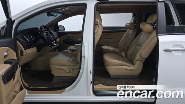 Kia All New Carnival Luxury, 2016 10