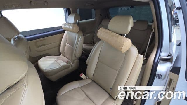 Kia All New Carnival Luxury, 2016 12