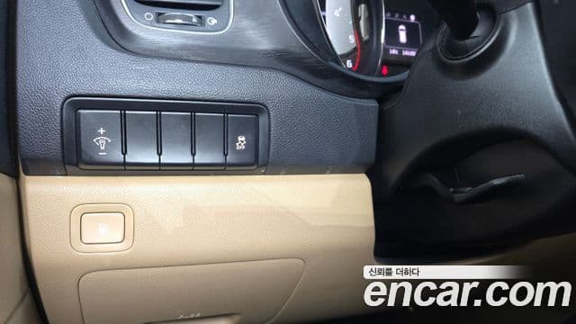 Kia All New Carnival Luxury, 2016 16