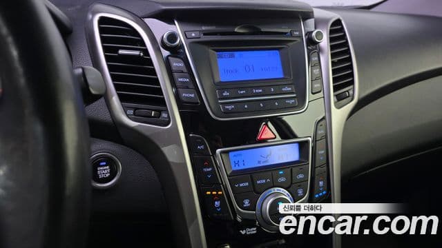 Hyundai i30(новый кузов / новое поколение) дизель 1.6 VGT PYL, 2014 14