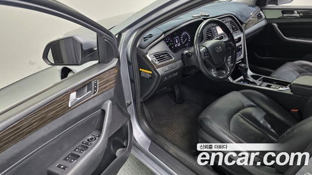 Hyundai LF Sonata LPI Modern(для людей с инвалидностью), 2015 11