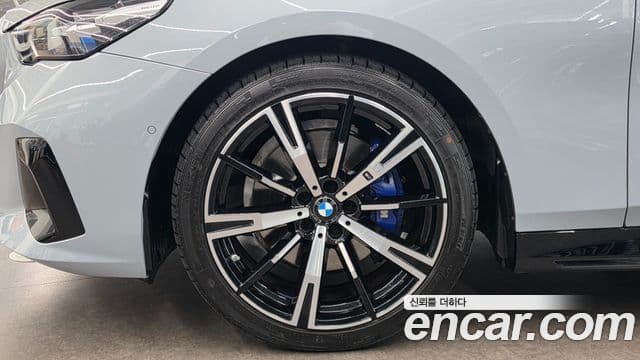 BMW 5시리즈 (G60) 530i xDrive M Sport, 2024 все фото