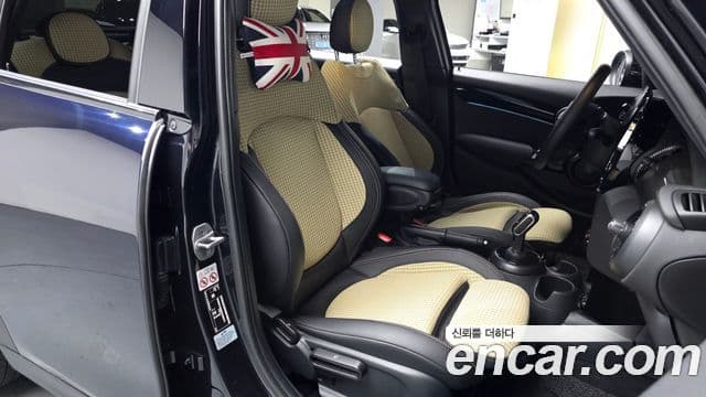 Mini Cooper S 3세대, 2023 10