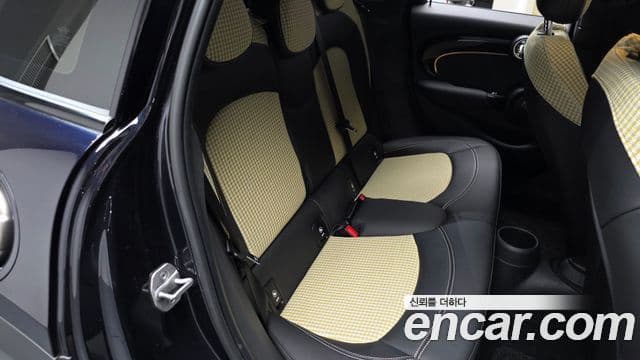 Mini Cooper S 3세대, 2023 12