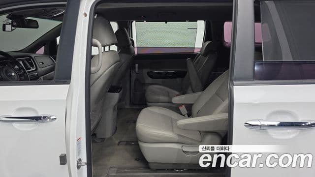 Kia All New Carnival Prestige, 2016 11