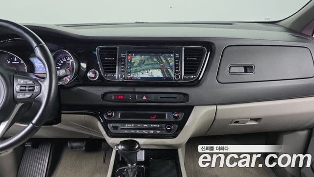 Kia All New Carnival Prestige, 2016 16