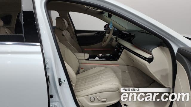 Genesis G80 (RG3) бензин 2.5 турбо AWD, 2025 11